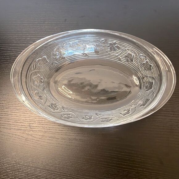 Vintage Lidded Glass Roaster / Oval Baking Dish with Floral Design - Picture 2 of 4